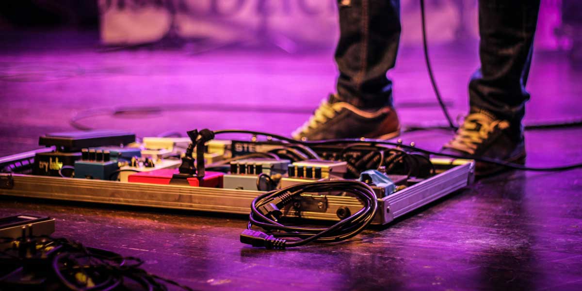 waarom bromt mijn pedalboard