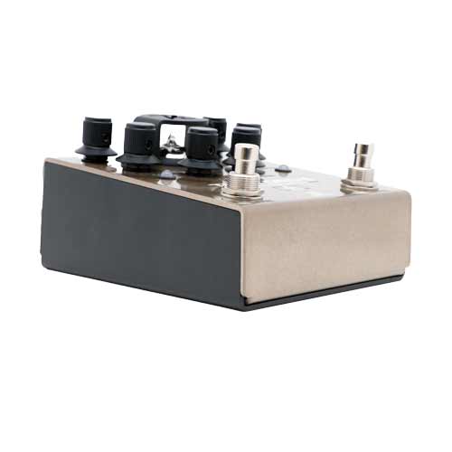 Keeley Electronics Tube Drive Twin Triode Dual Overdrive 12AT7WA 003 Angle Right scaled